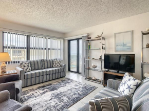 Ocean View 5th Floor Castle Reef Condo ~ Overlooking Pool and Beach CR527
